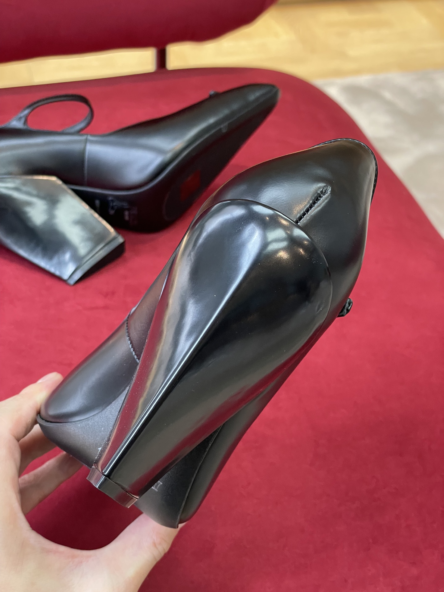 Pra*a heels 2022ss