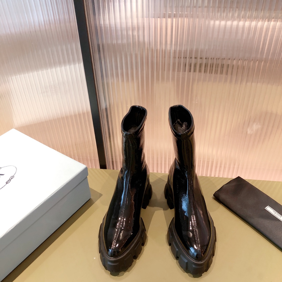 Pra*a boots 2011ss