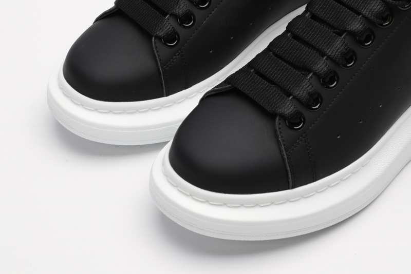 A1exa*der m*q*en sports shoes