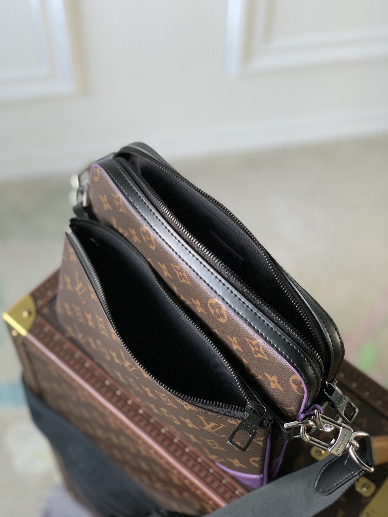 l0*is V*t0ntrio handbag-25*18.5*7cm