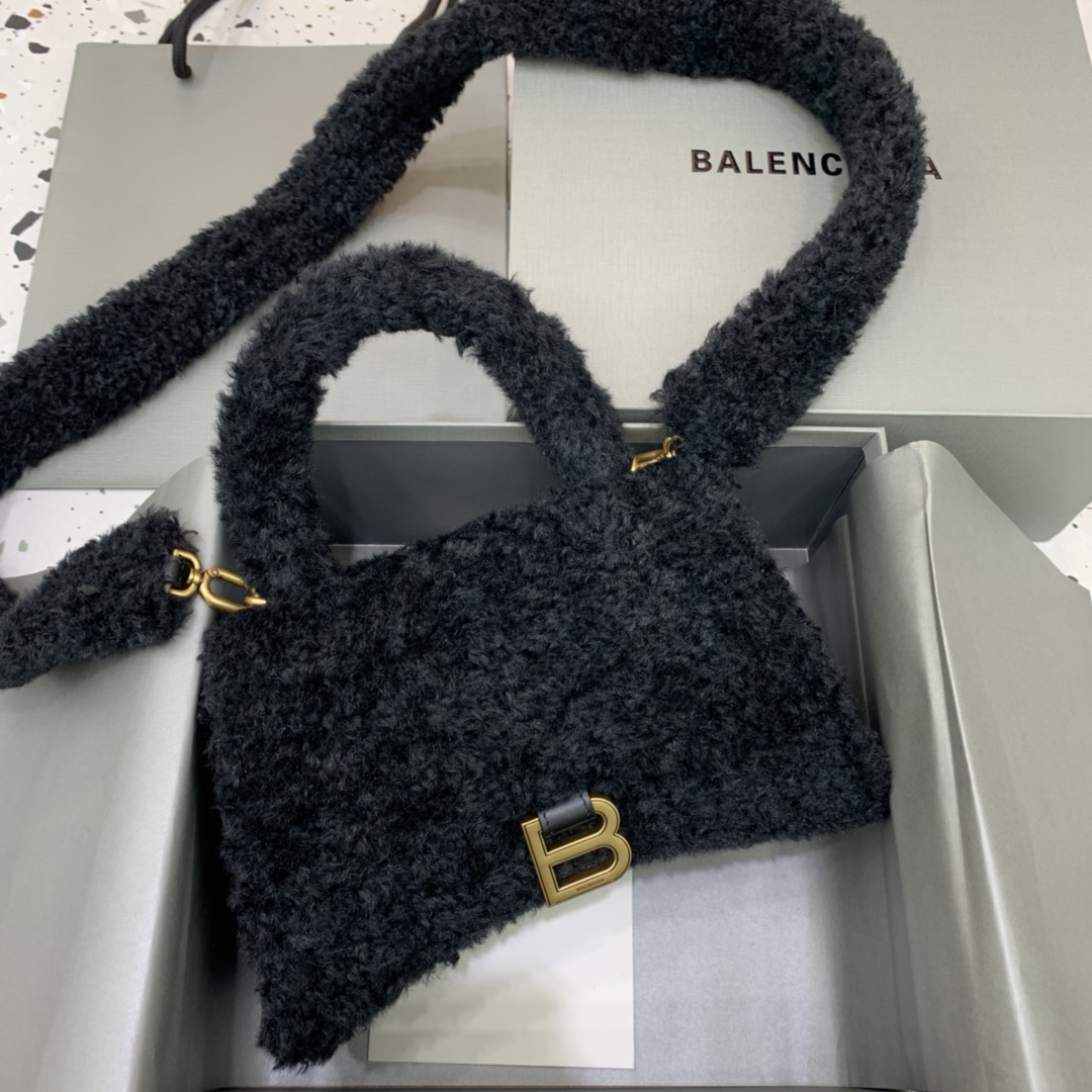 Ba*len*cia*ga hourglass bag