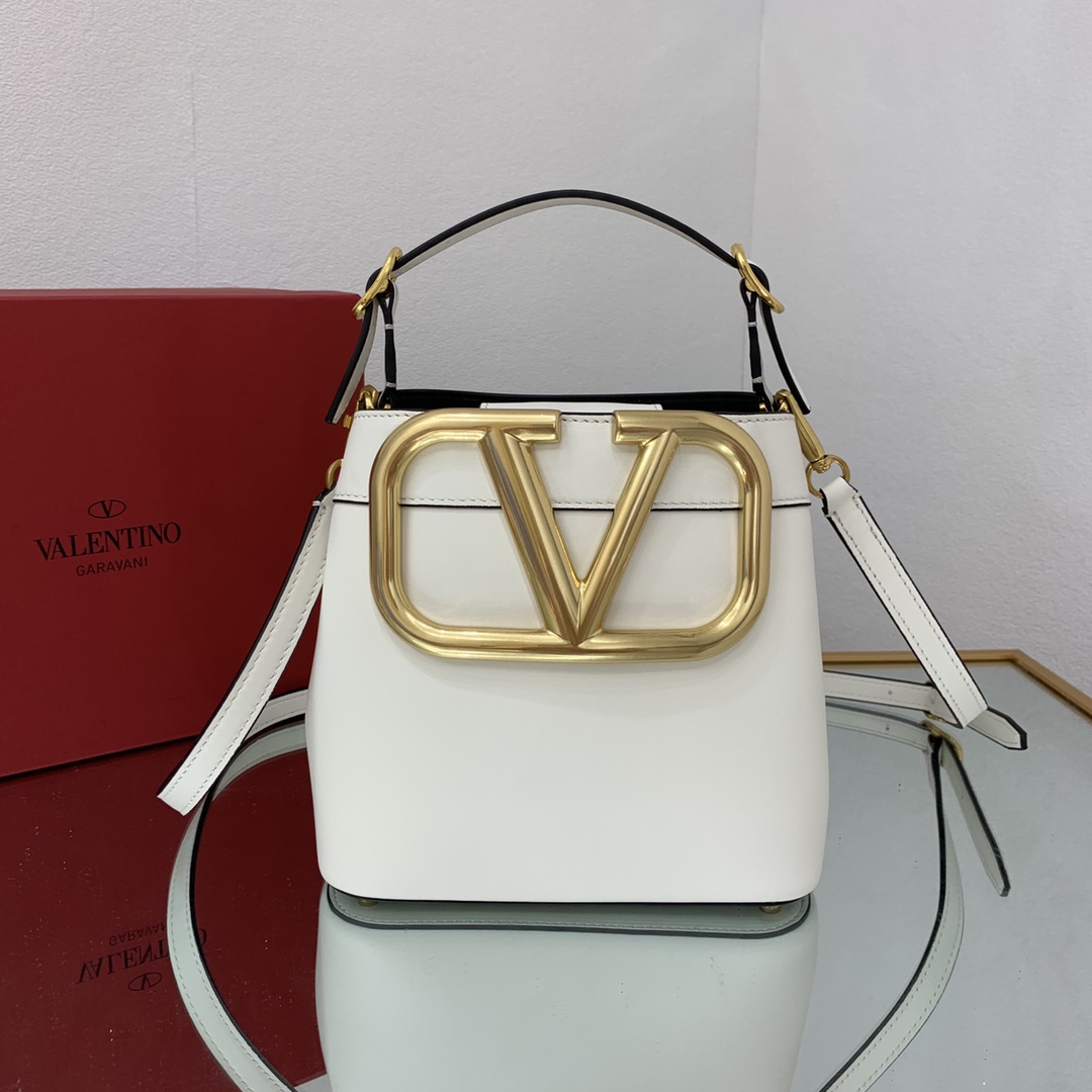 Va1e*ntin0 garavani s*pervee bag-20*19*12cm