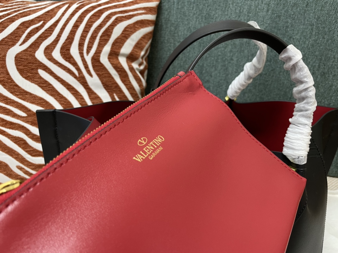 Va1e*ntin0 garavani escape handbags-31*25*15&41*25*18 cm