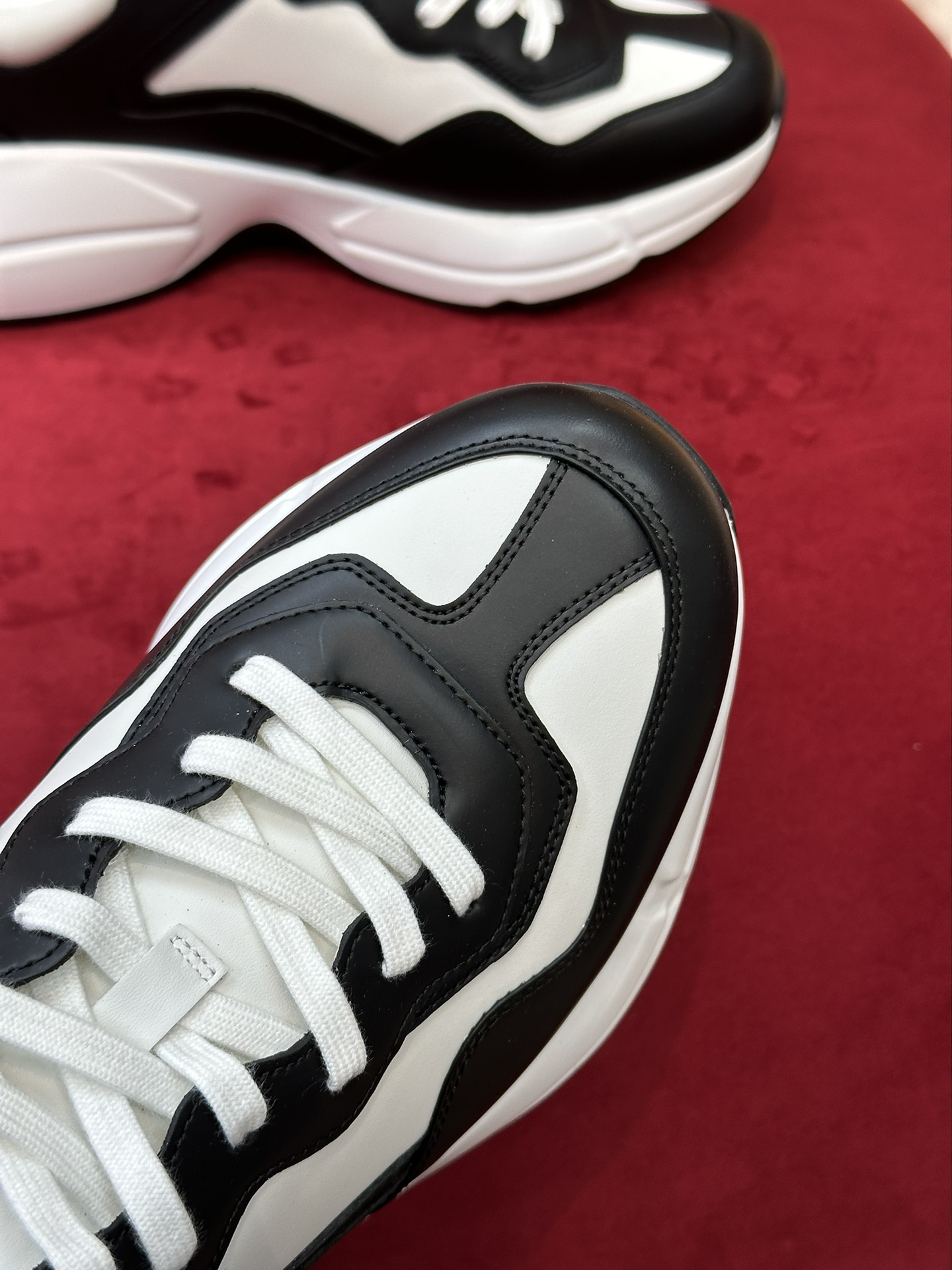 G*u*i sneakers
