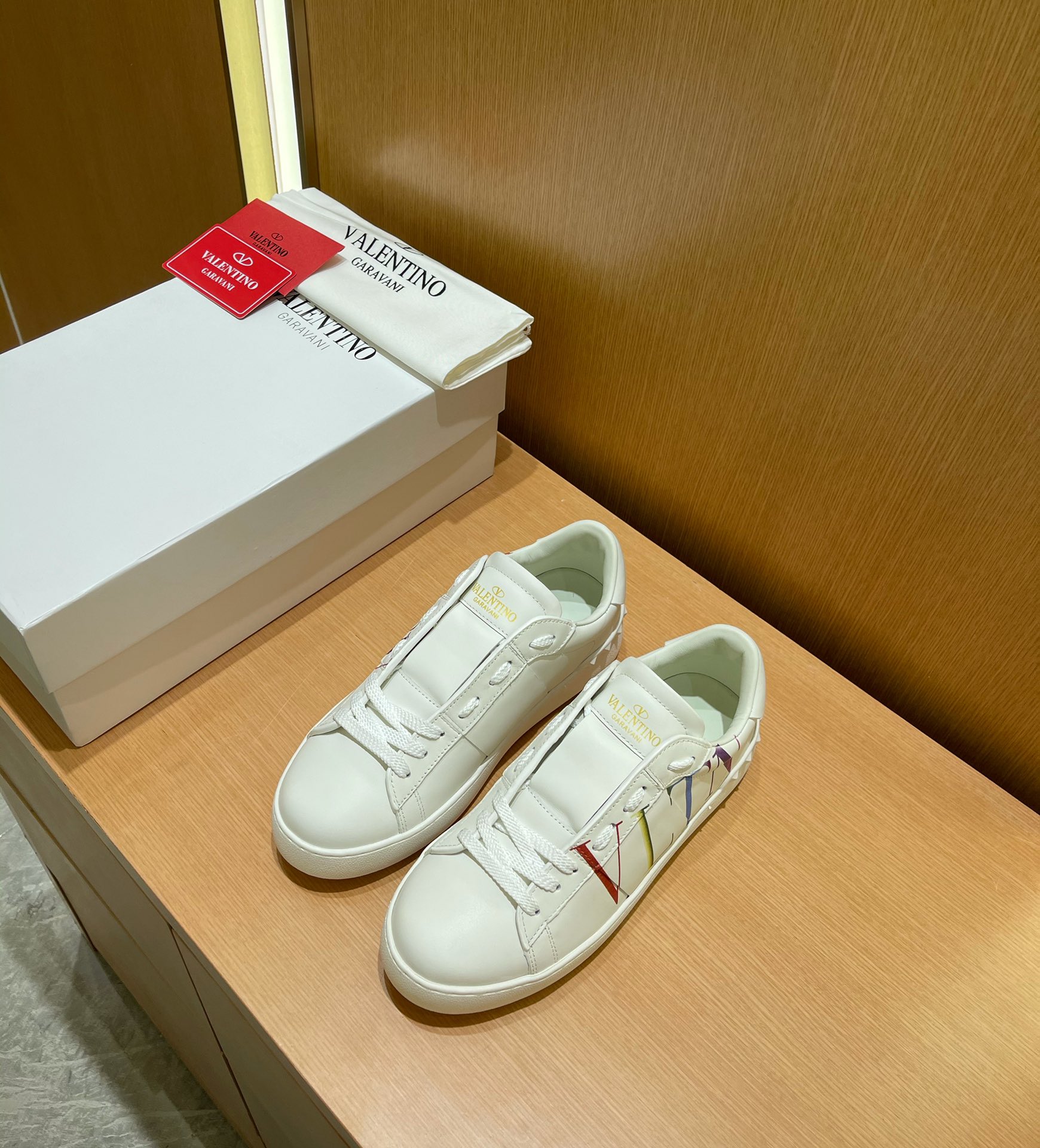 Va1e*ntin0 garavani sneakers
