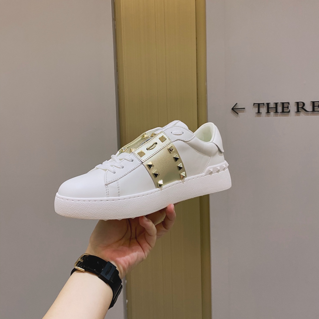 Va1e*ntin0 garavani sneakers