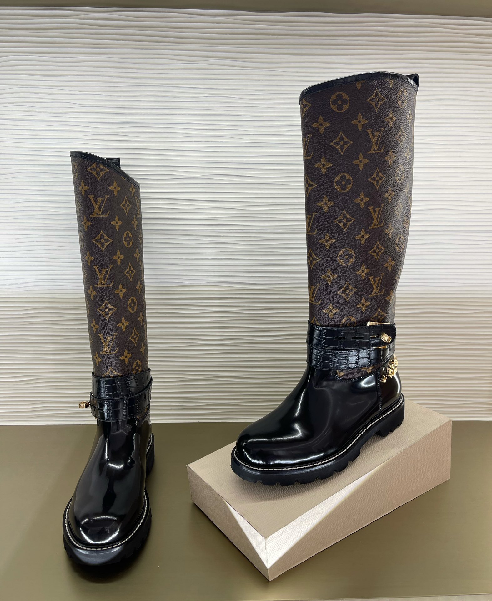 l0*is V*t0n boots（eu35-42）