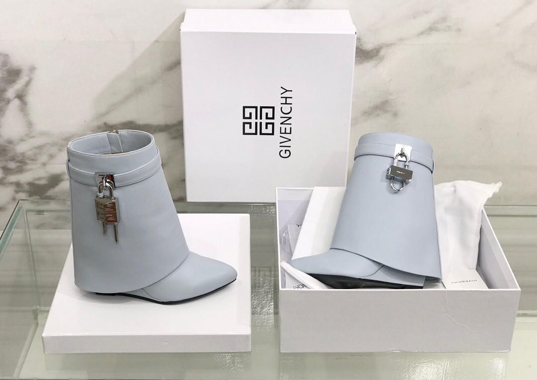 G1uenchy boots(eu35-42)