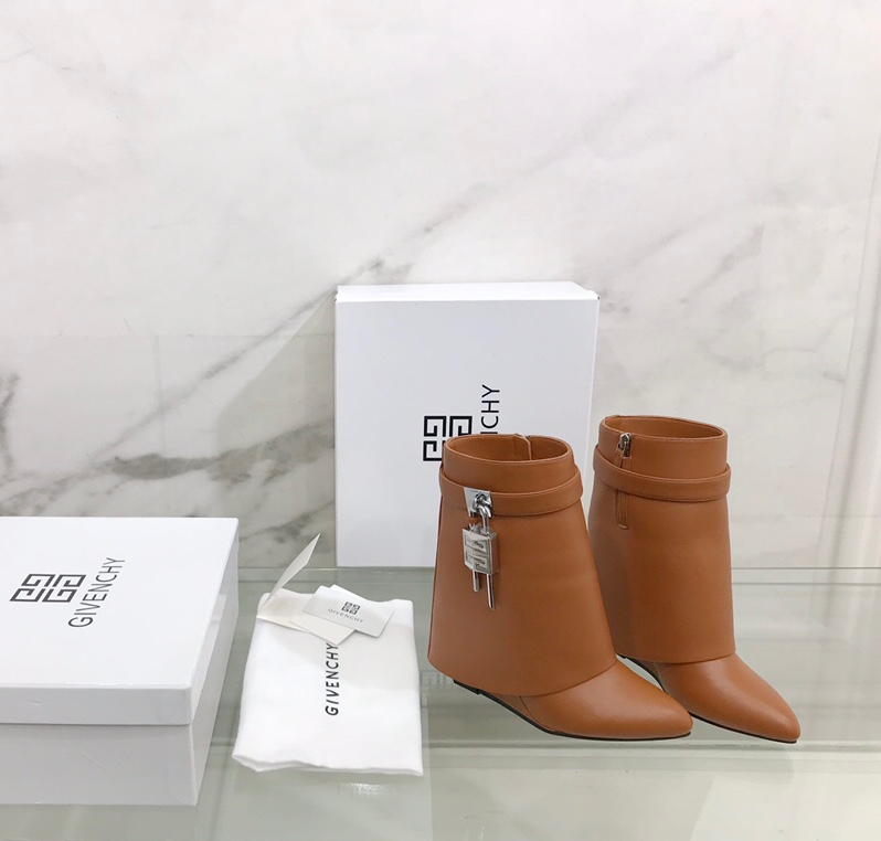G1uenchy boots(eu35-42)