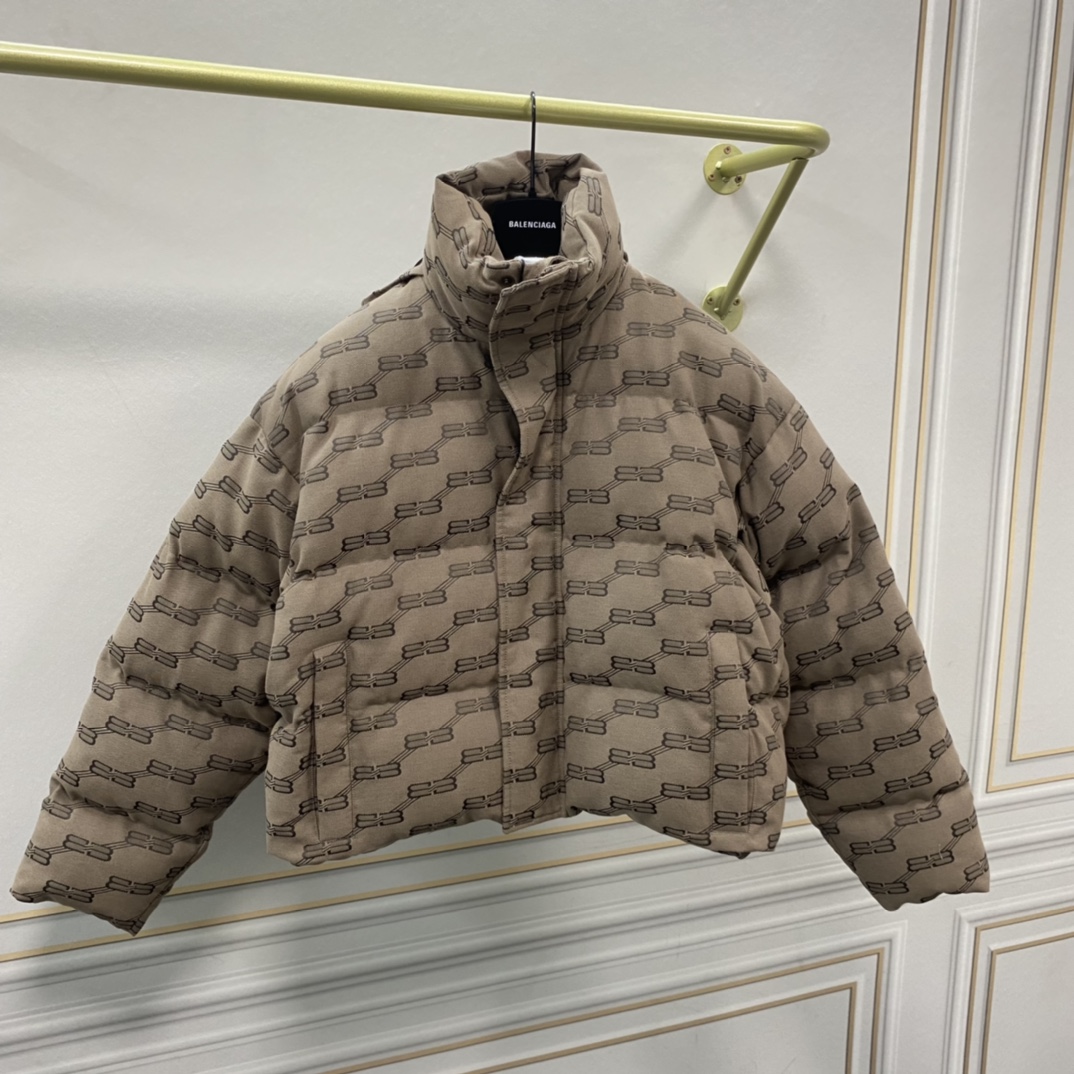 Balen*iaga Cotton