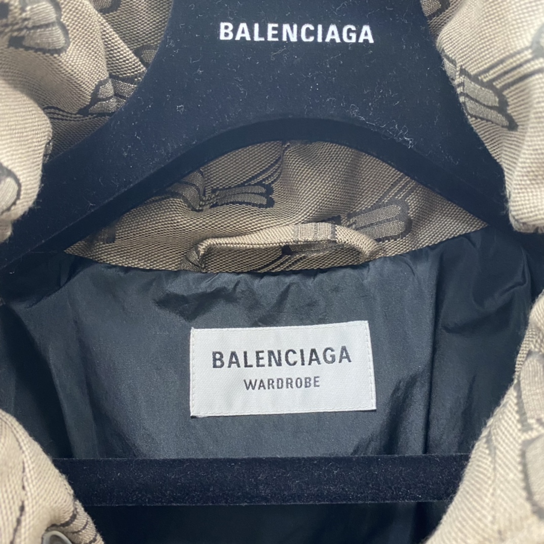 Balen*iaga Cotton