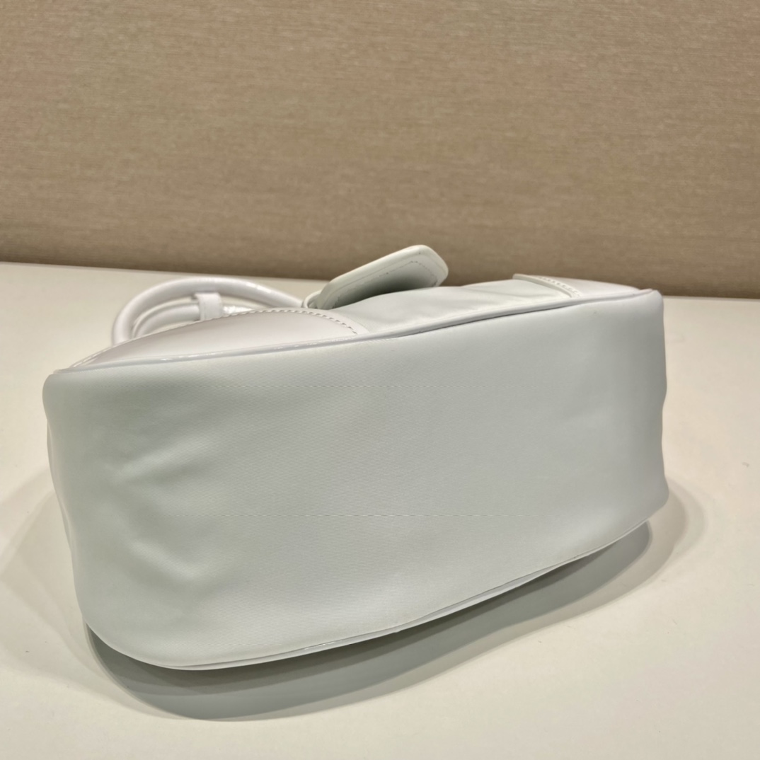 Pra*a moon handbags 1ba381-22.5*16*7.5cm