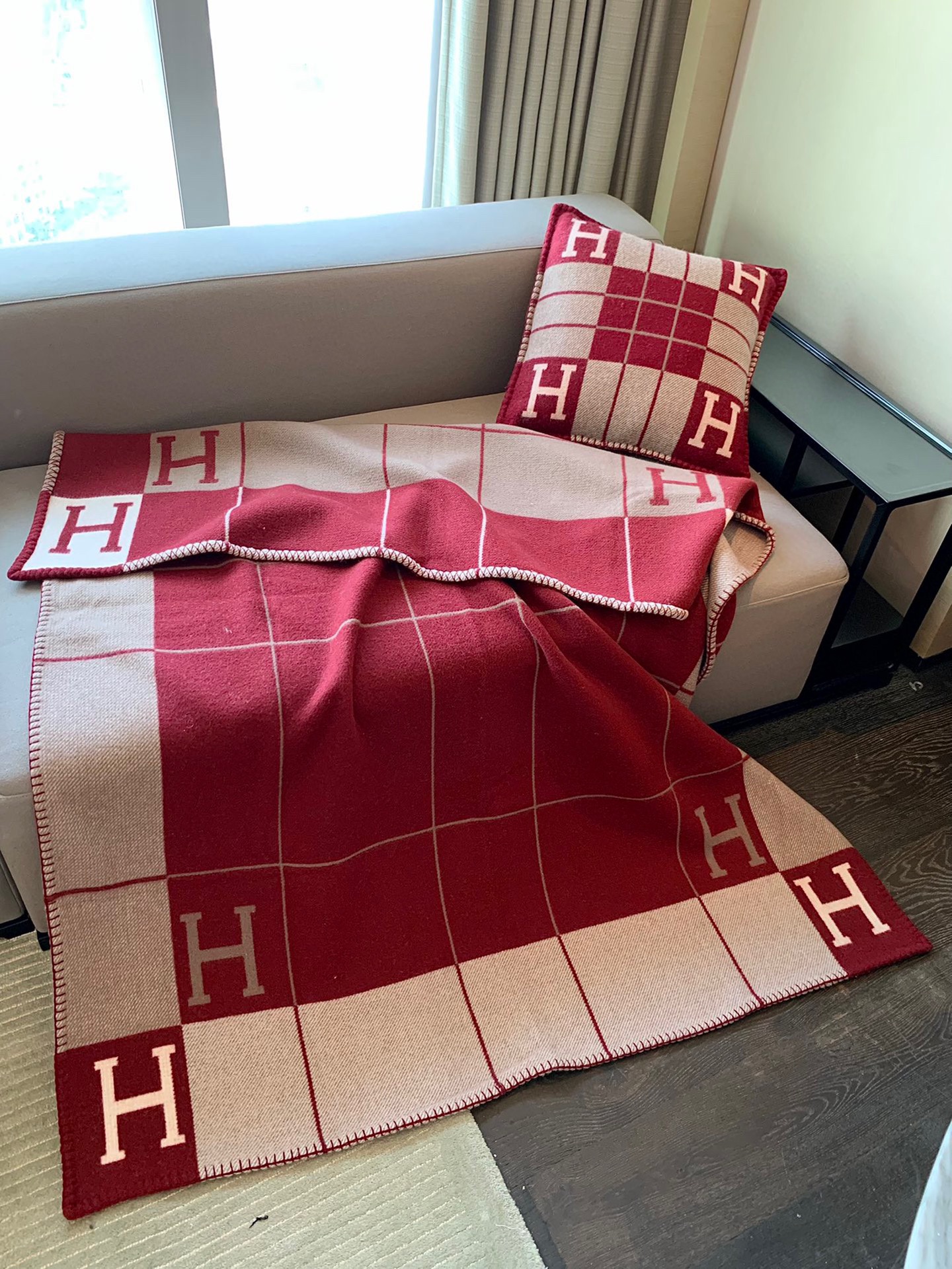 H**mes blankets-170*135cm