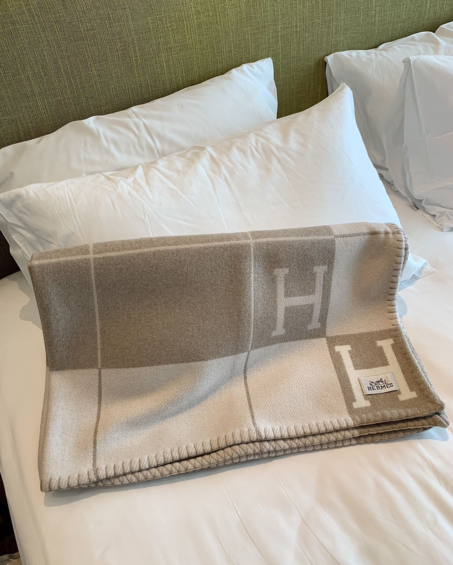 H**mes blankets-170*135cm