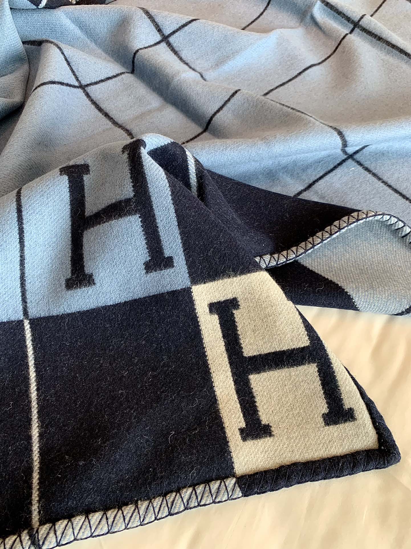 H**mes blankets-170*135cm