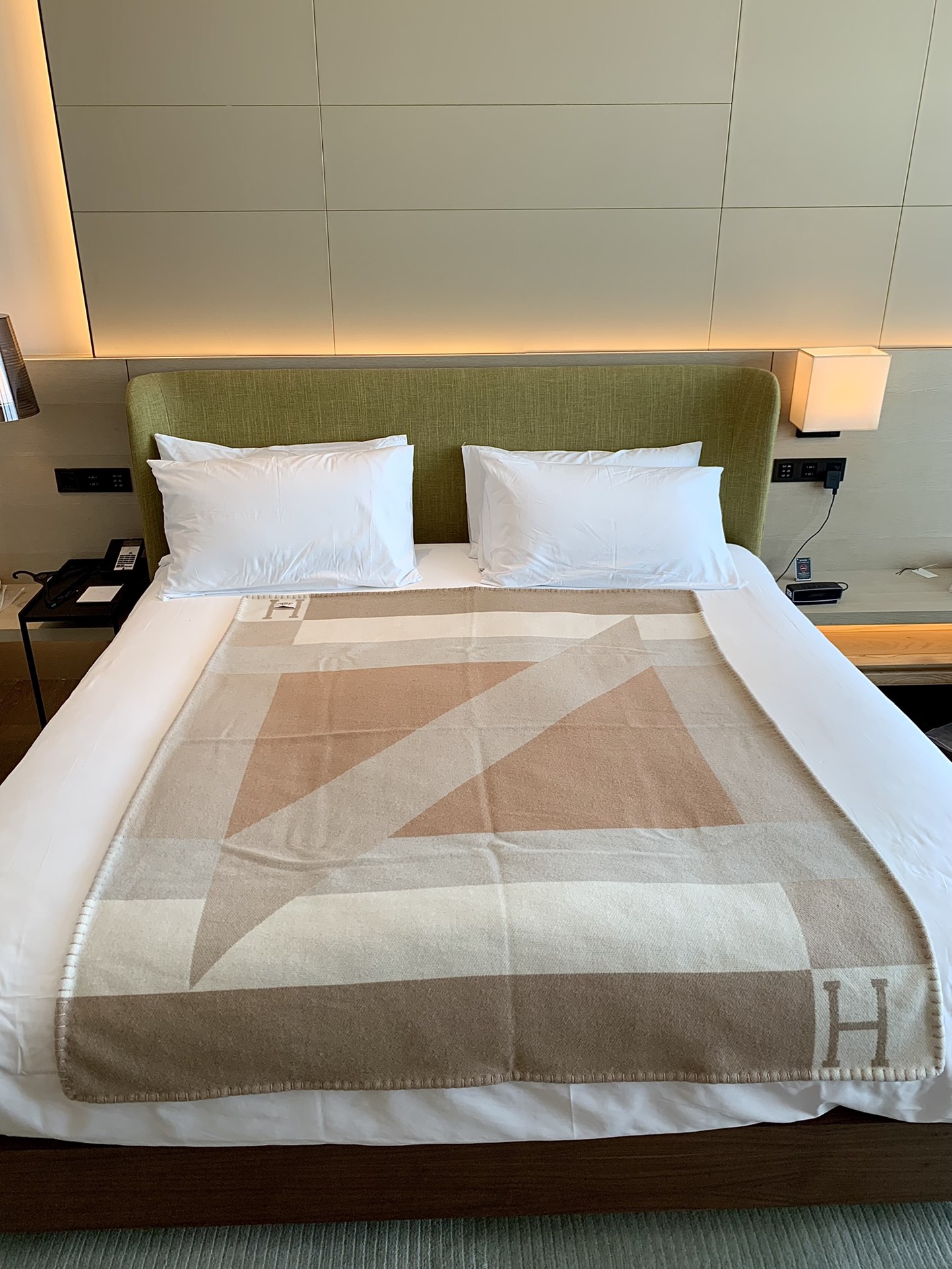 H**mes blankets-170*135cm