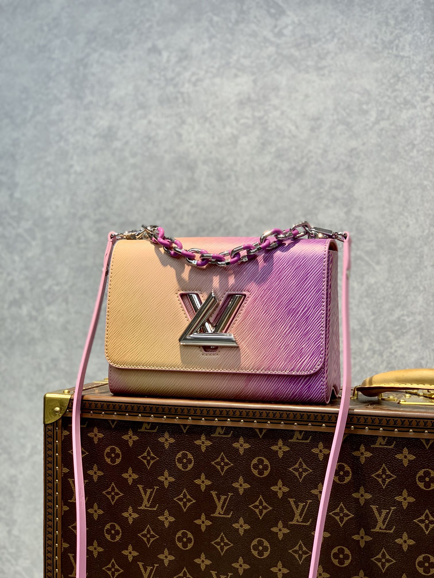 l0*is V*t0n twist -18*13*9cm