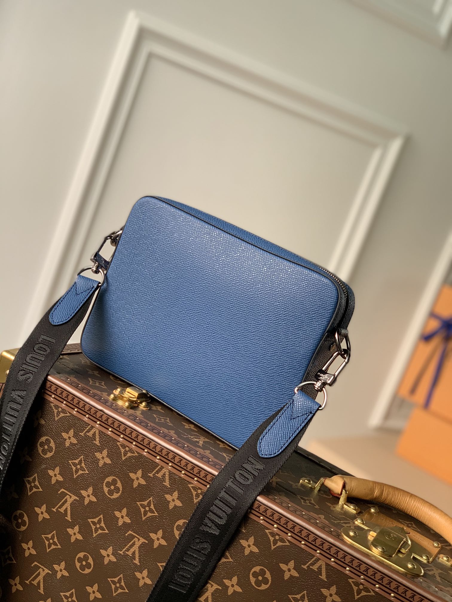 l0*is V*t0n messenger bag-m69443-25*18*7cm