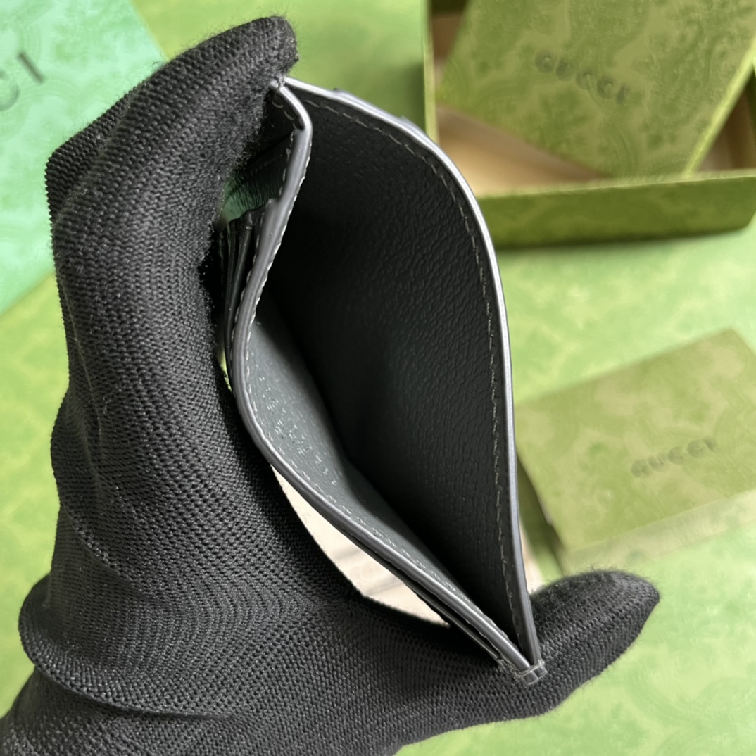 G*u*i wallet-11*7cm