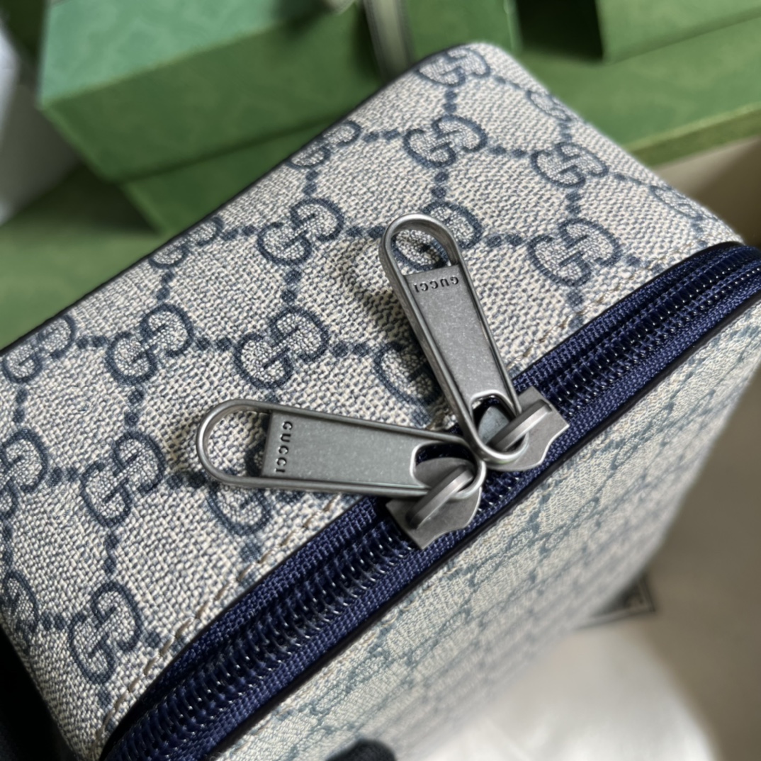 G*u*i pouch-22*8*14cm