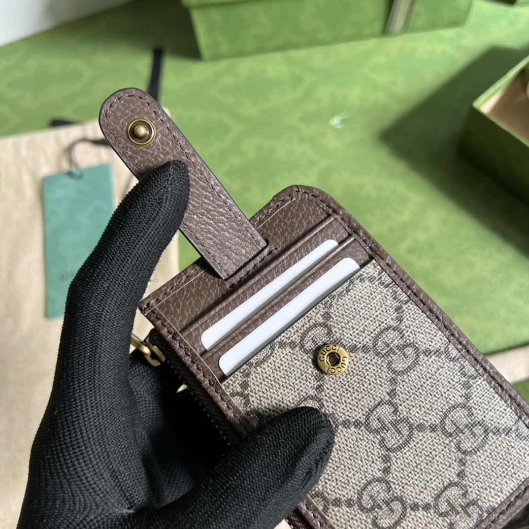 G*u*i wallet-12*7.5*1cm