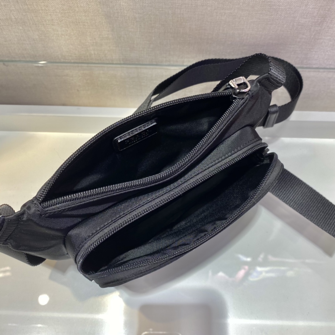 Pra*a 2vh128 waist bag -19*13*2.5cm