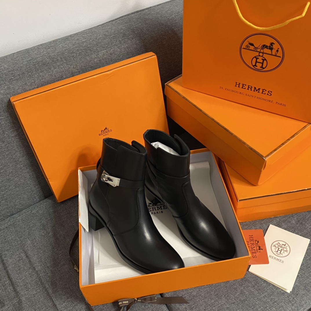 H**mes boots