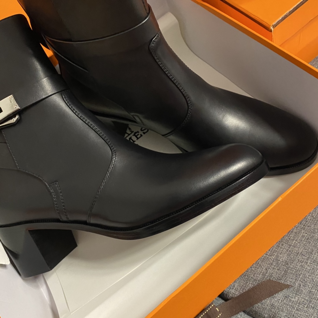 H**mes boots