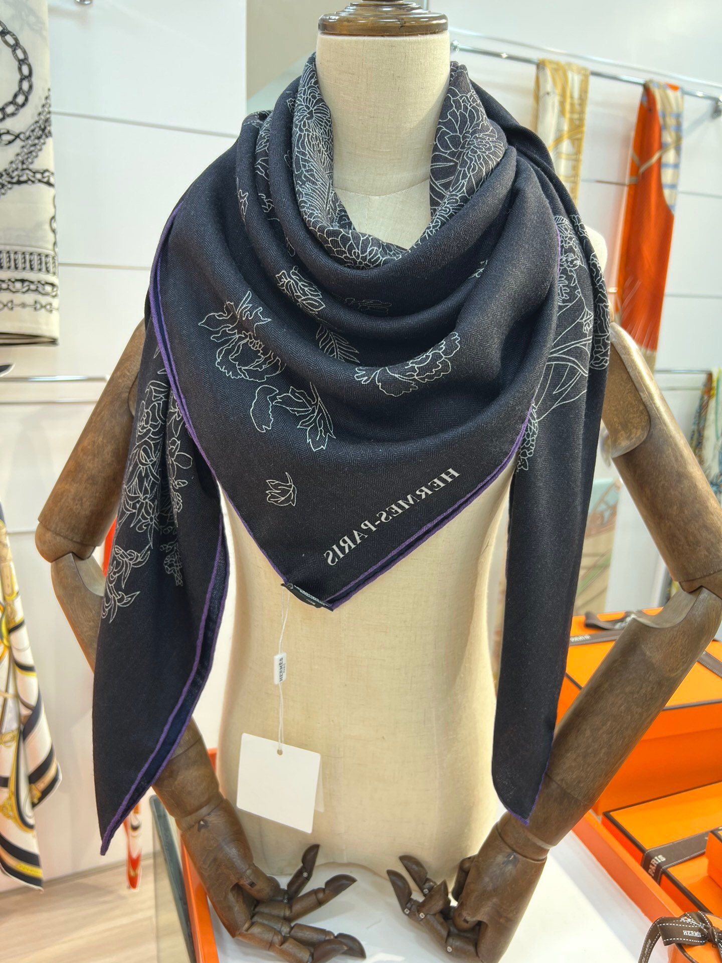 H**mes shawls-140*140cm
