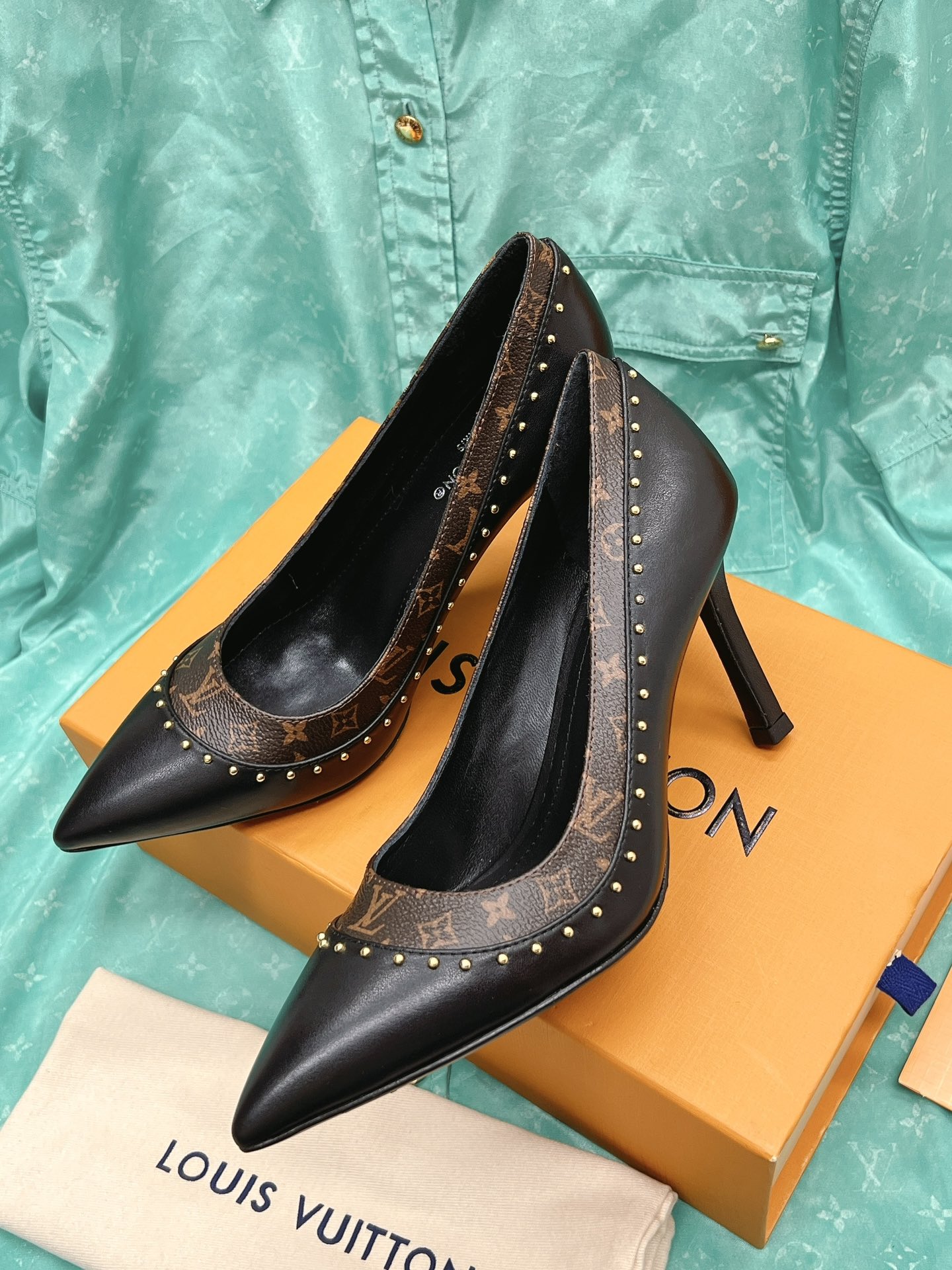 l0*is V*t0n heel-10.5cm