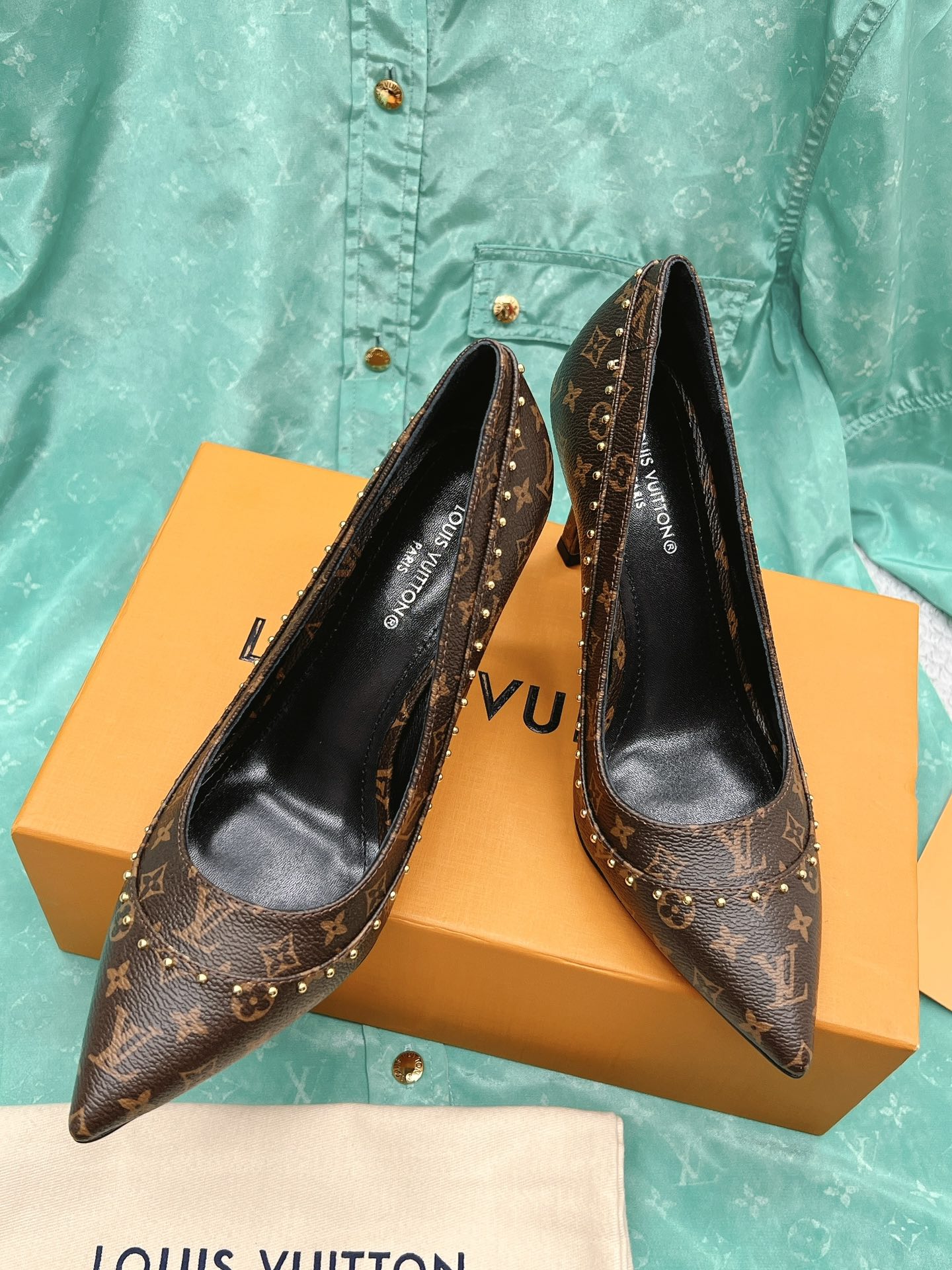 l0*is V*t0n heel-10.5cm