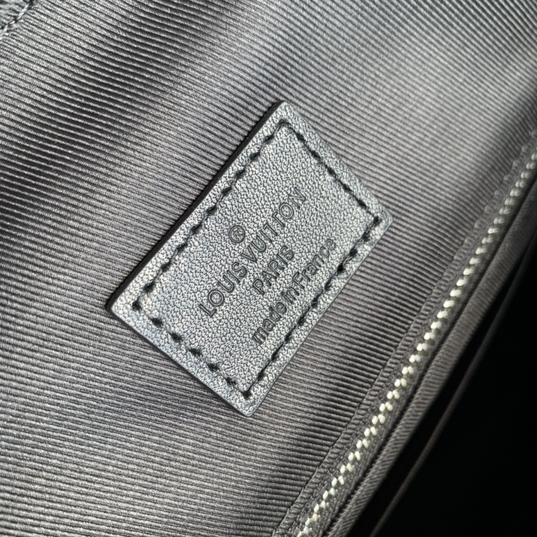 l0*is V*t0n christopher backpack m46247-32*39*12cm