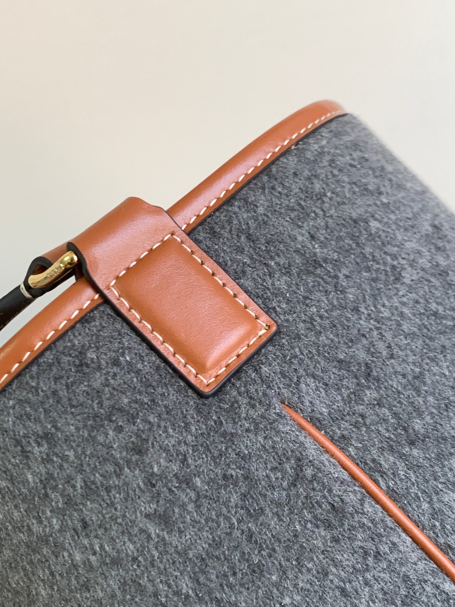 Ce**e cuir bucket-33x 27x 17cm