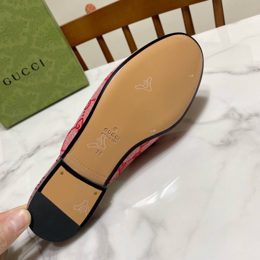 G*u*i loafers