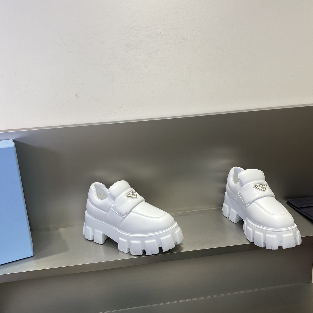 Pra*a boots 2023ss
