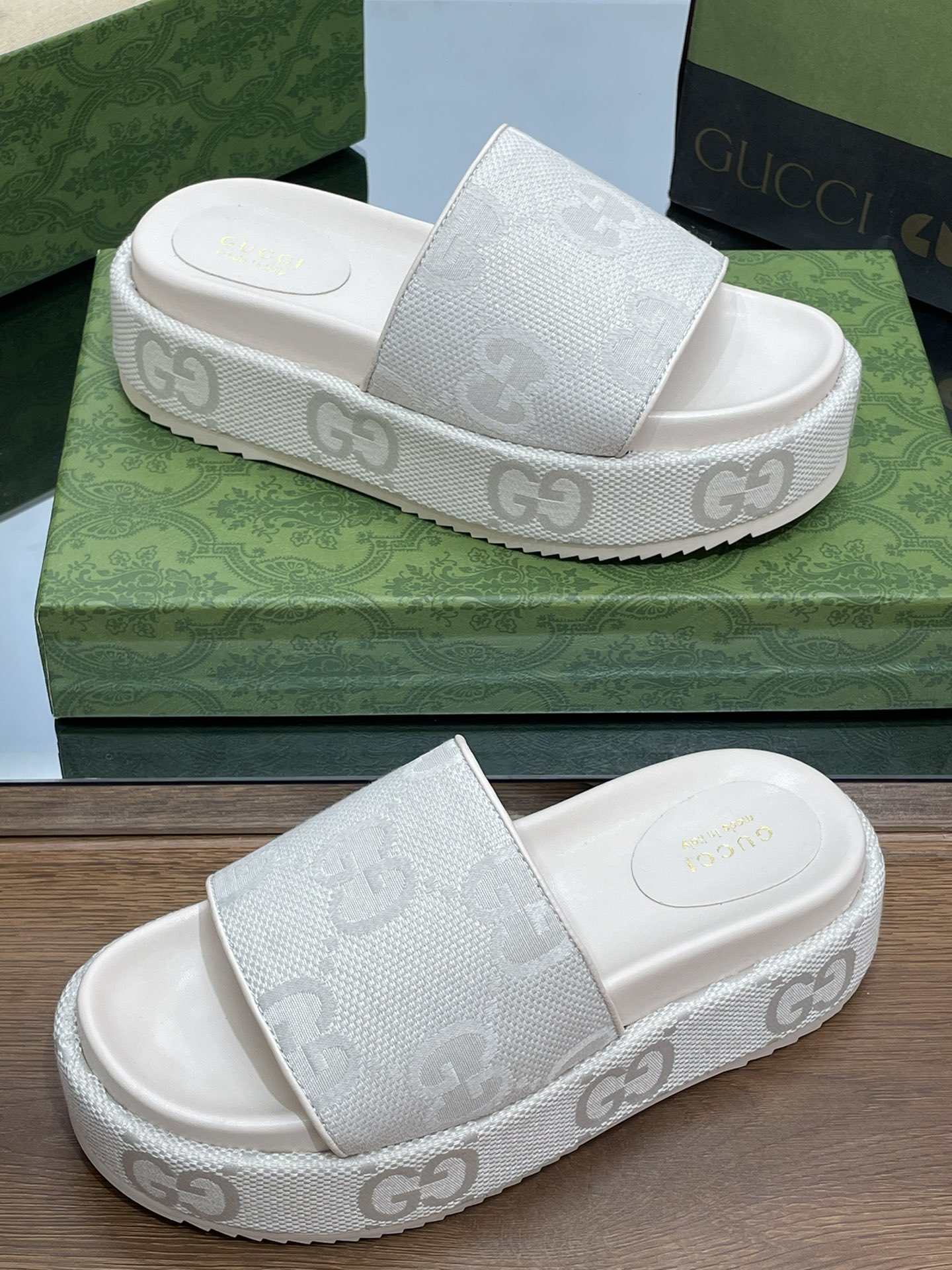 G*u*i slides(size35-43)