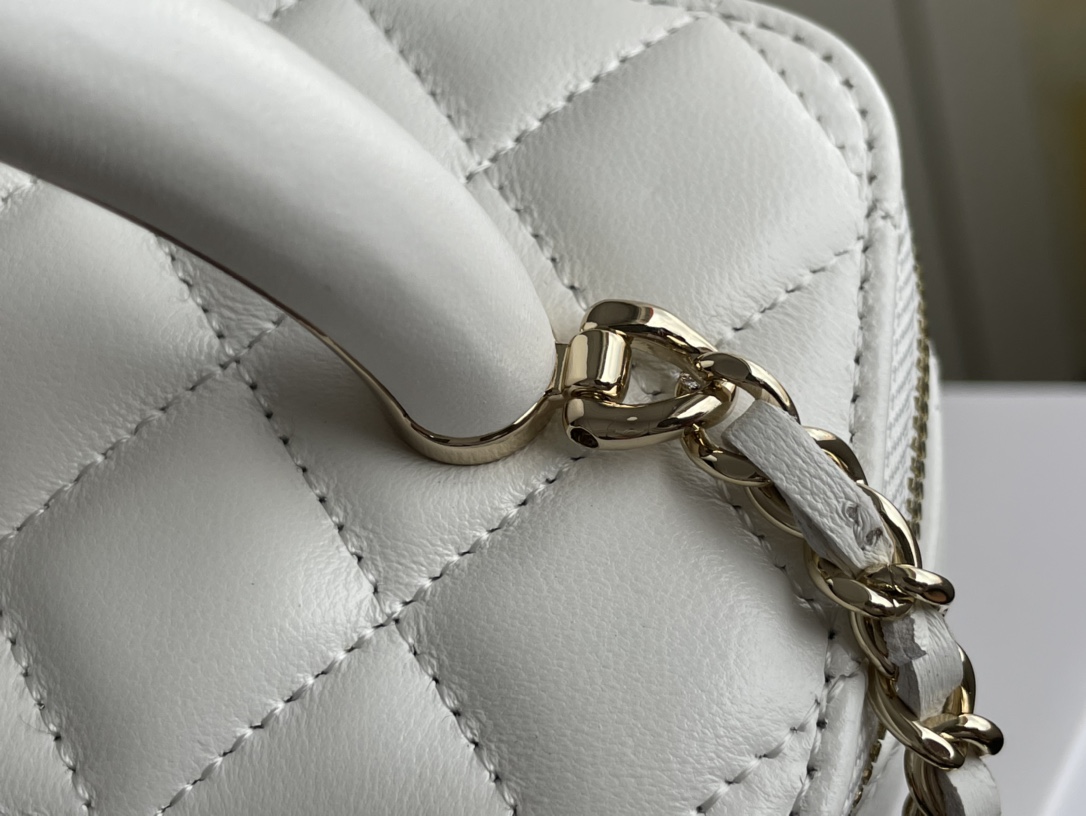 Ch@nel Cosmetic Bag-Lambskin-18CM