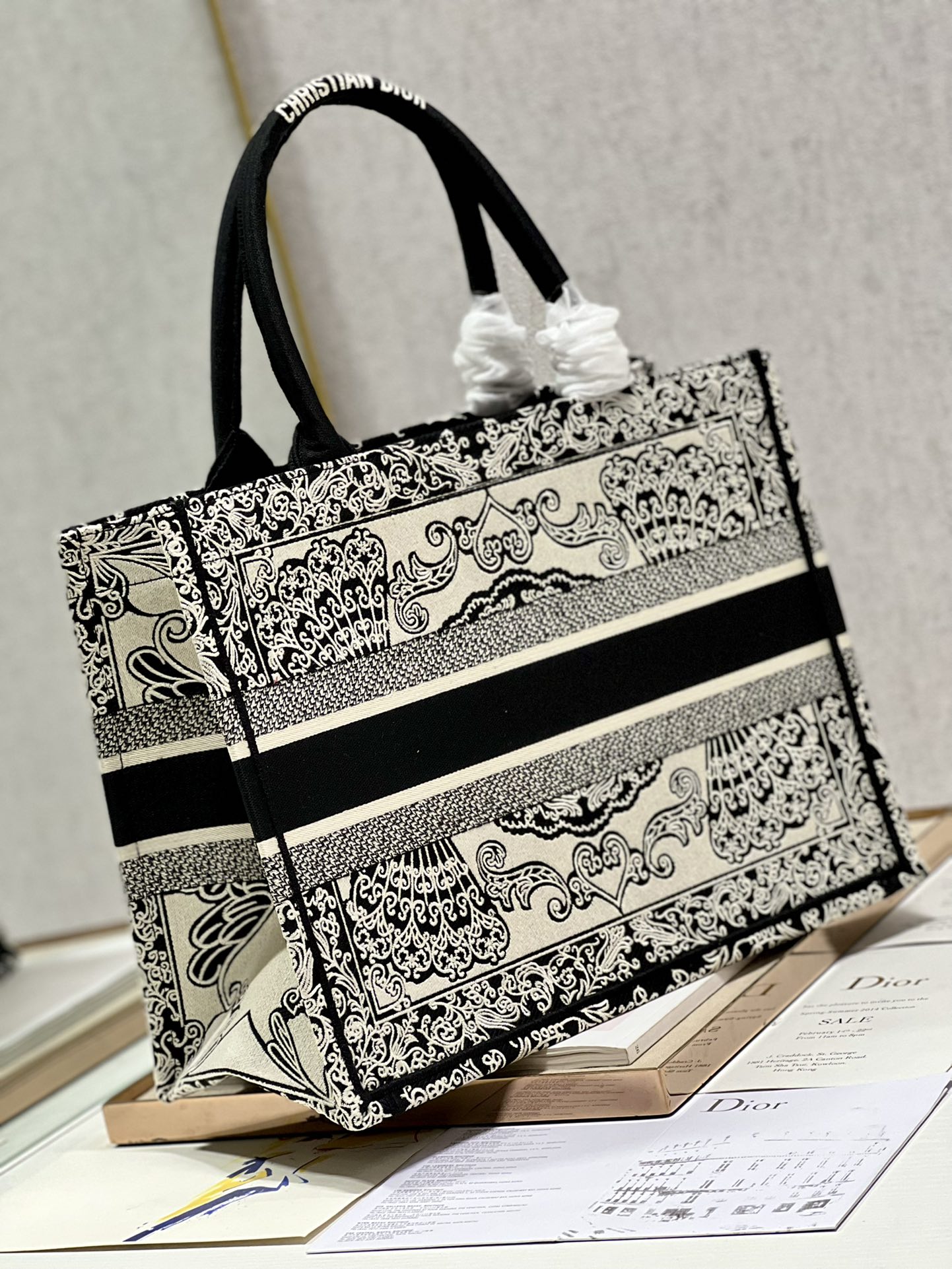 D*or book tote