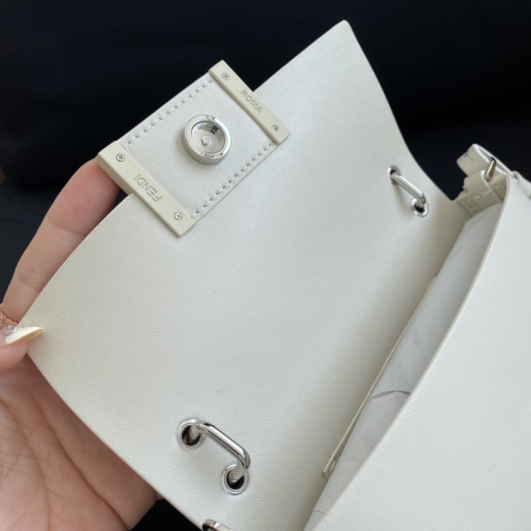 F**di baguette bag-19×14×4cm