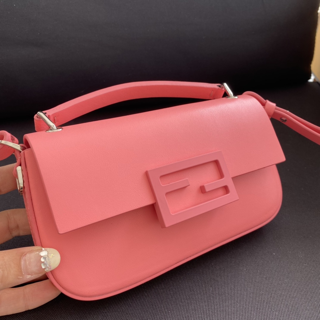 F**di baguette bag-19×14×4cm