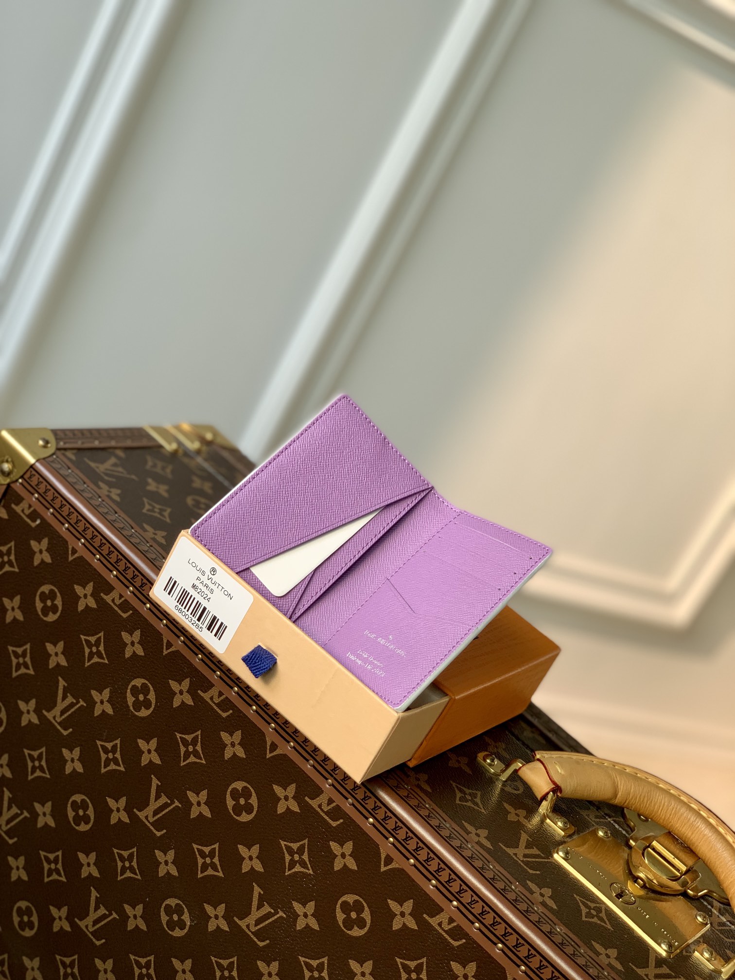 l0*is V*t0n wallet-7.5 x 11.1 x 1.0cm