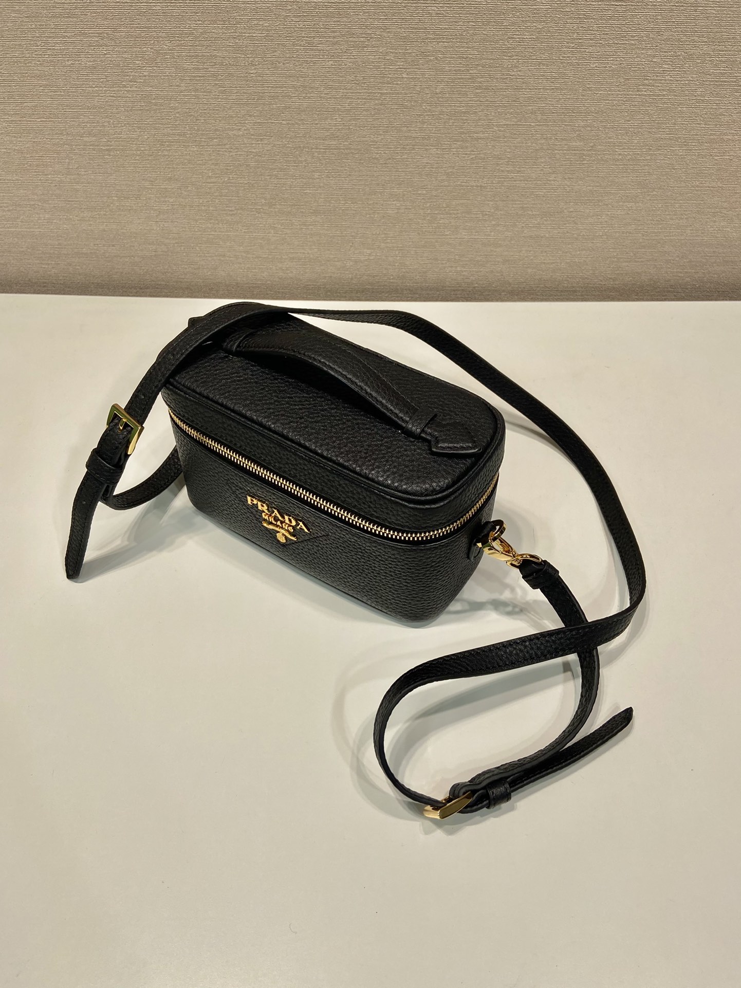 Pra*a 1bh202 cosmetic bag-18*11.5*7.5cm