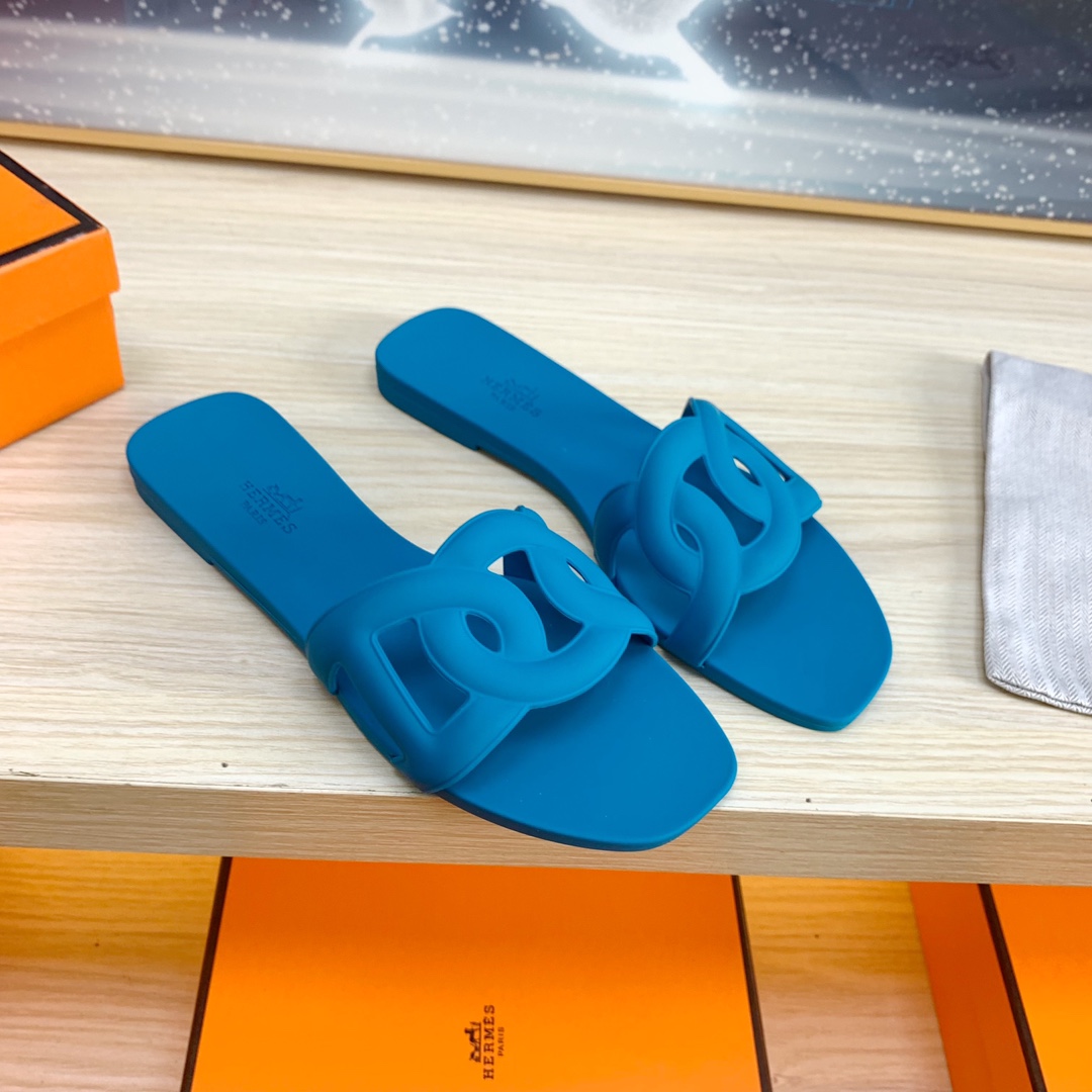 H**mes sandals