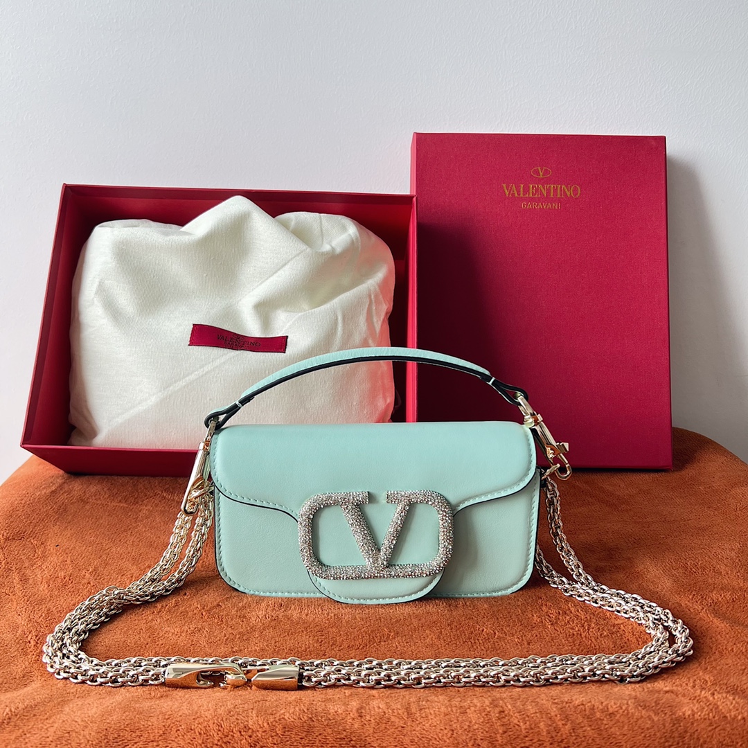 Va1e*ntin0 garavani signature bag-20×11×5cm