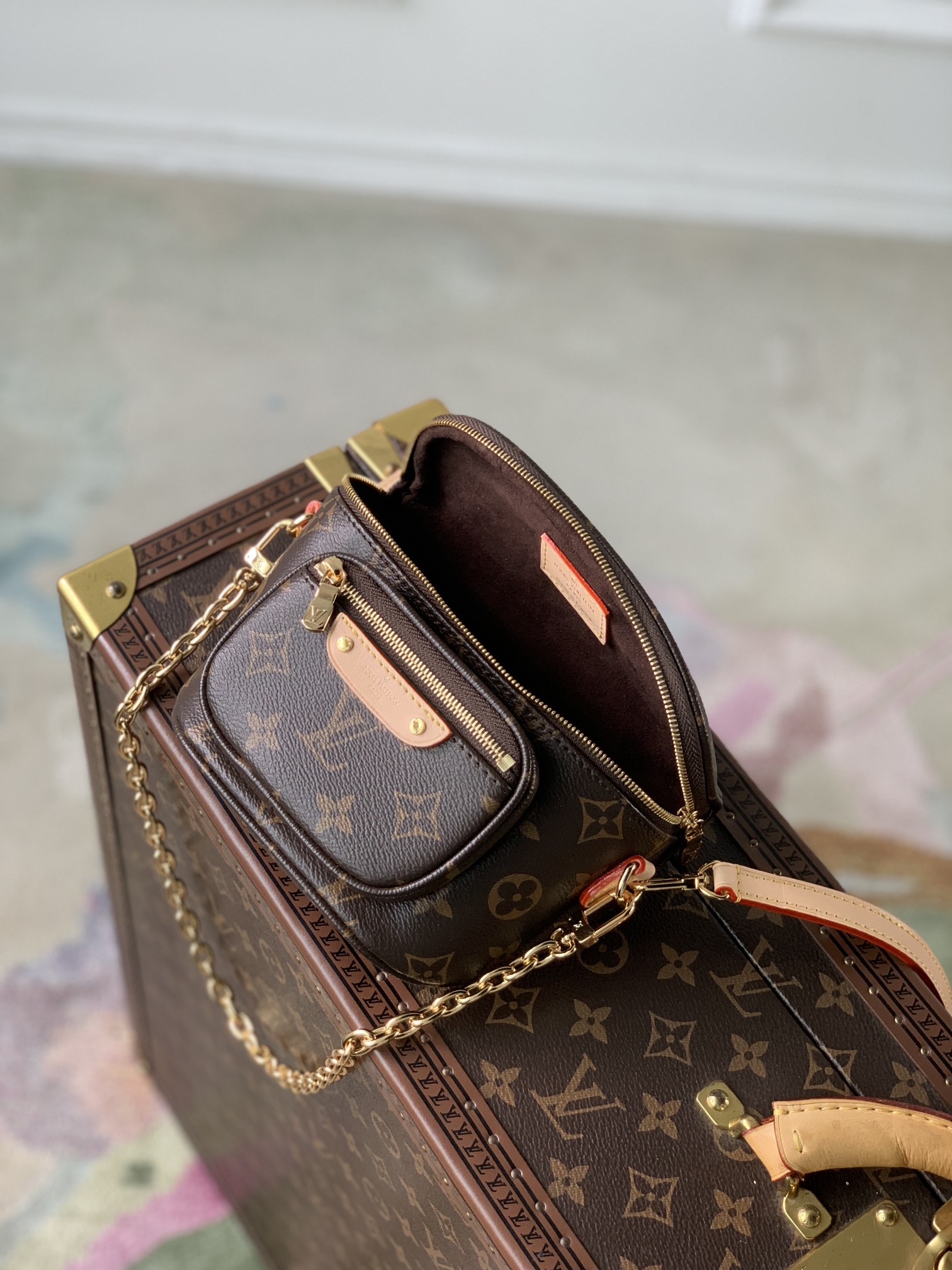 l0*is V*t0n mini bumbag-17 x 12 x 9.5cm