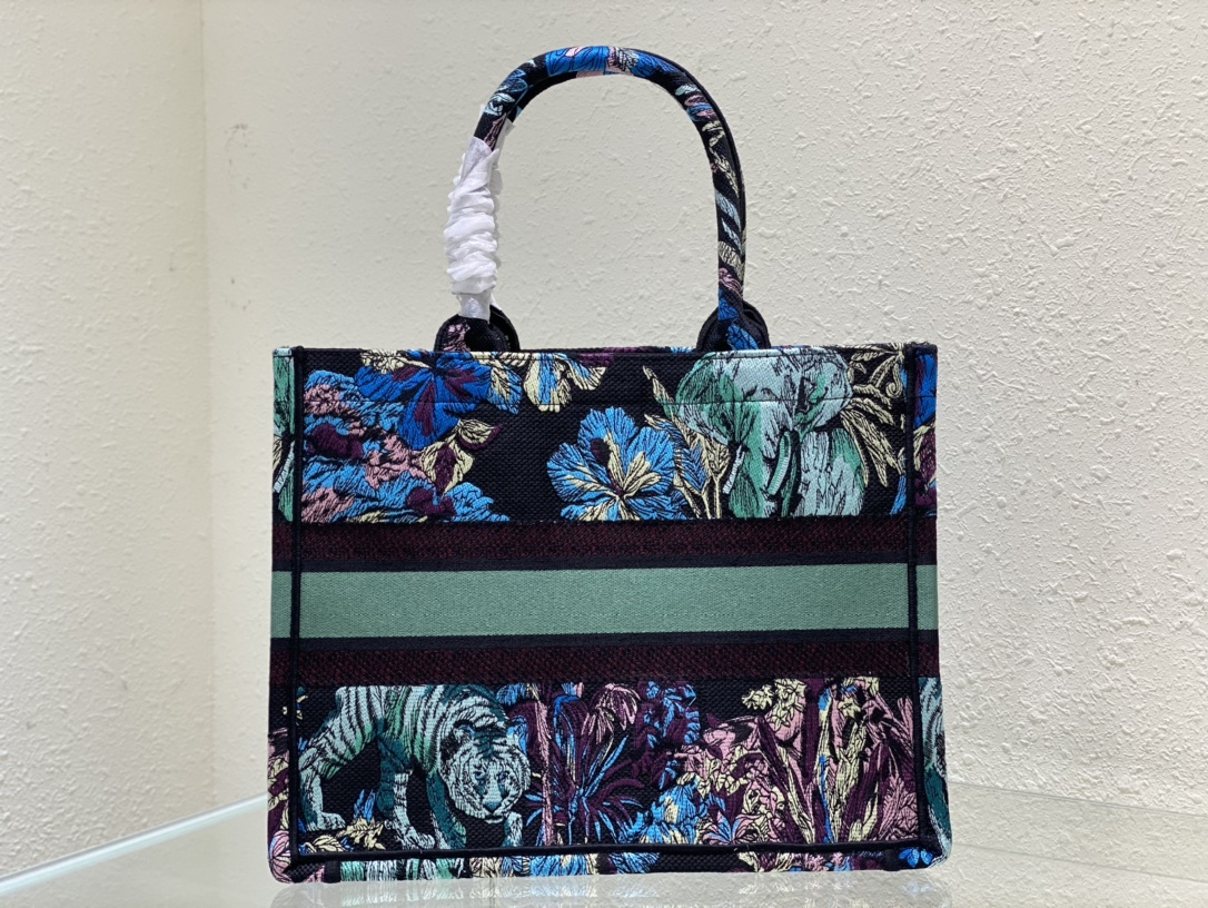 D*or book tote