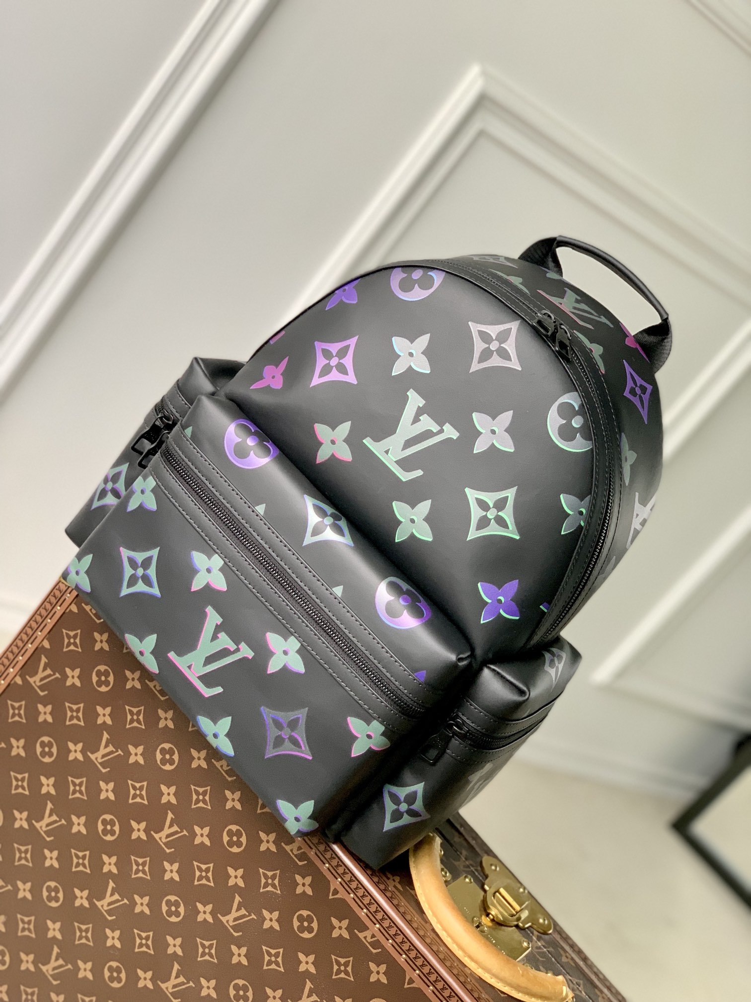 l0*is V*t0n comet backpack m22488-37*43*17cm