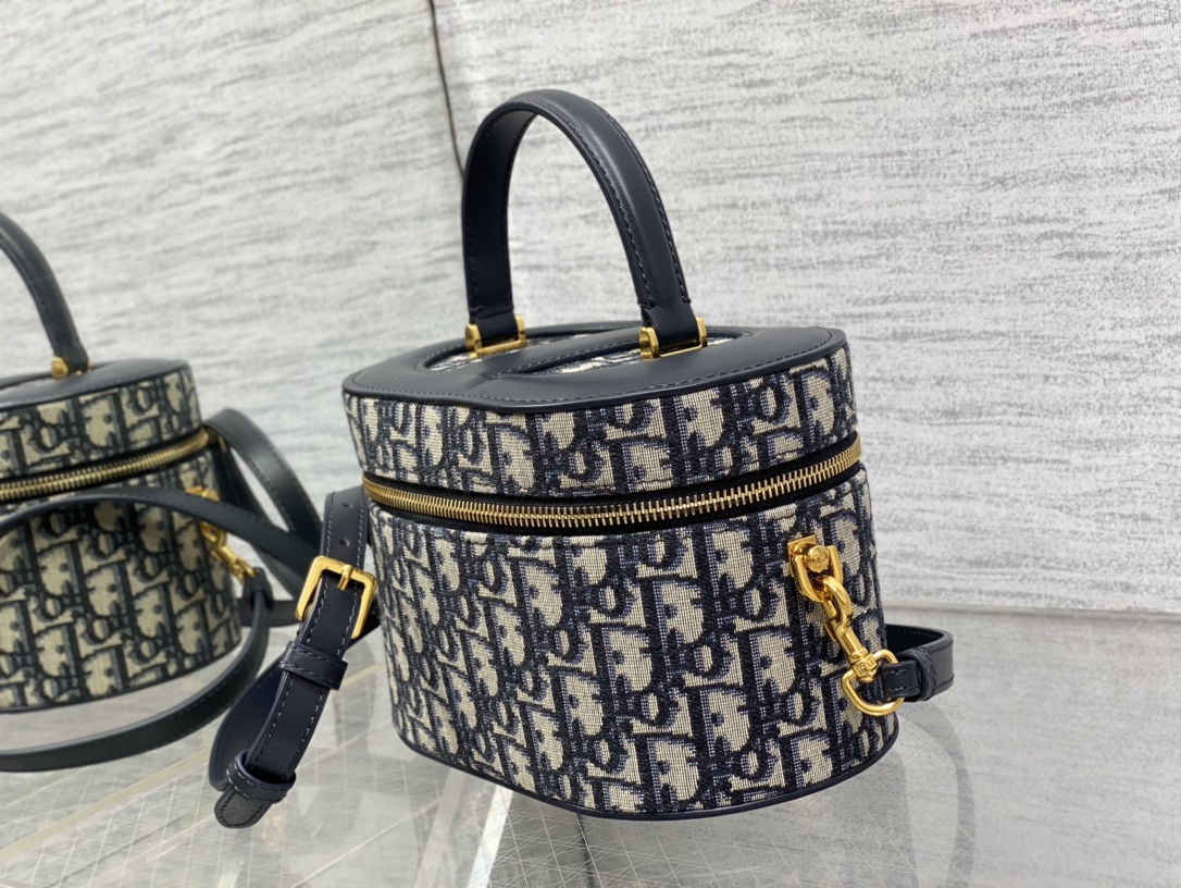 D*or signature vanity bag-24*14*18cm