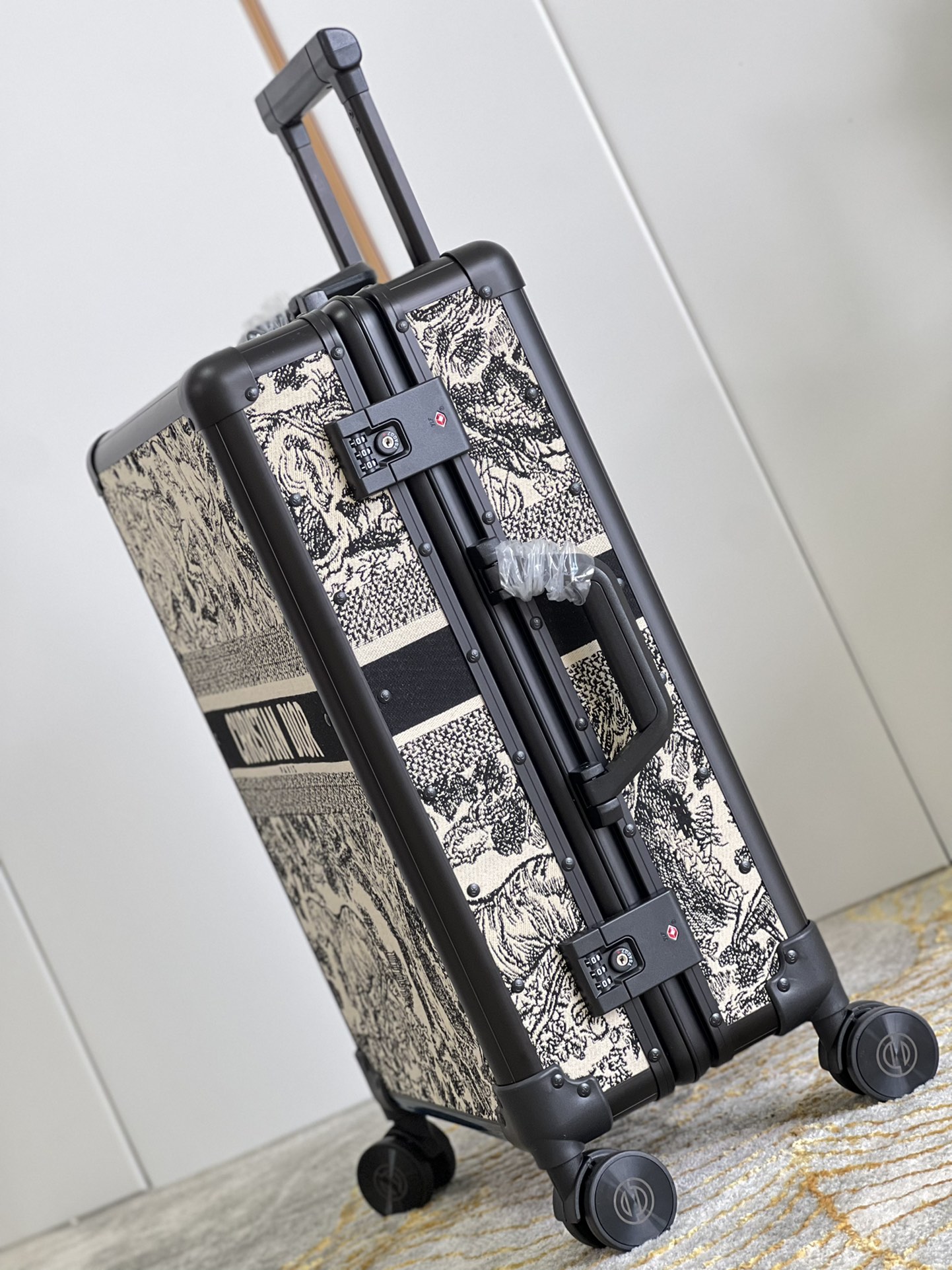 D*or oblique travel box-37*21*57cm