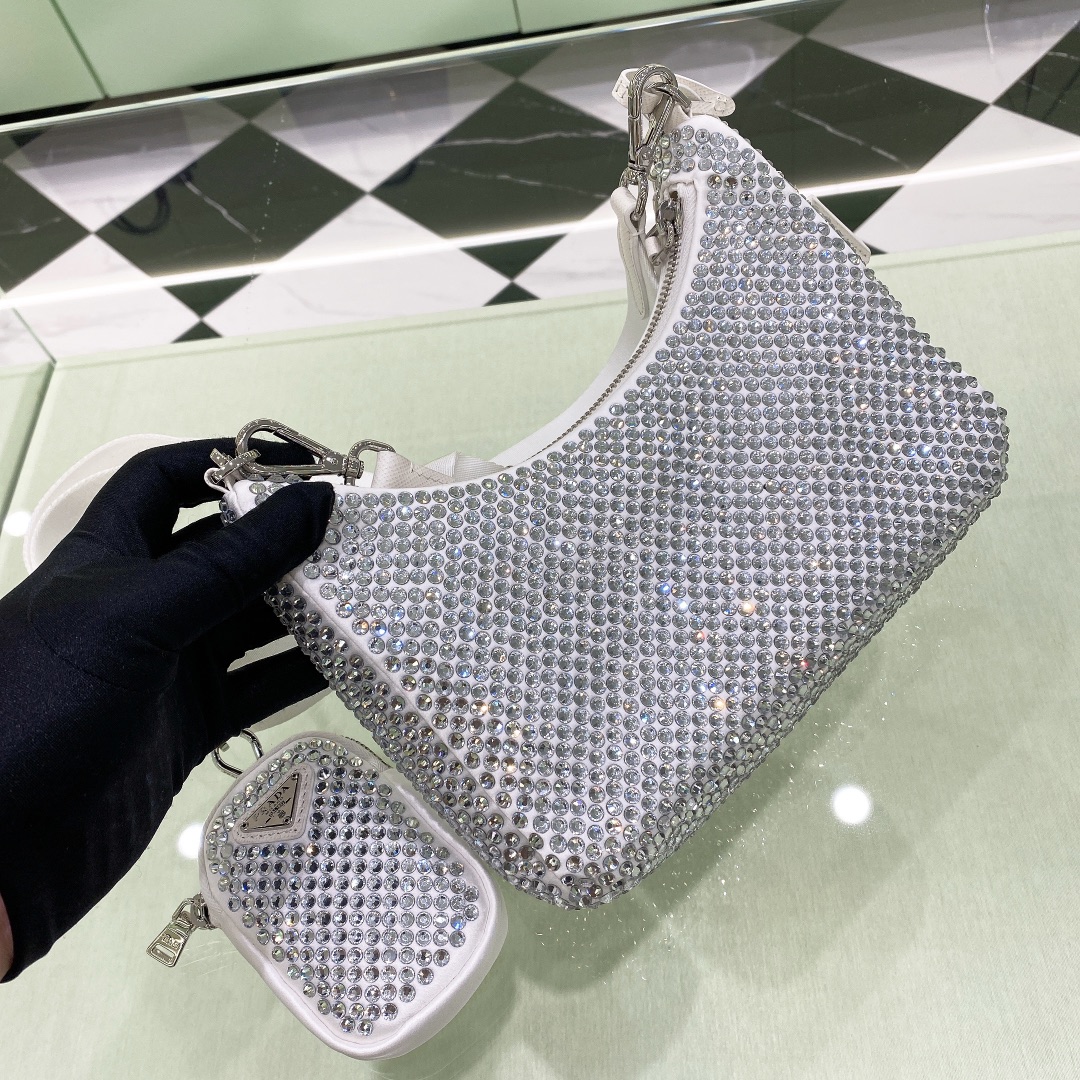 Pra*a re-edition bag-22*15*6.5cm